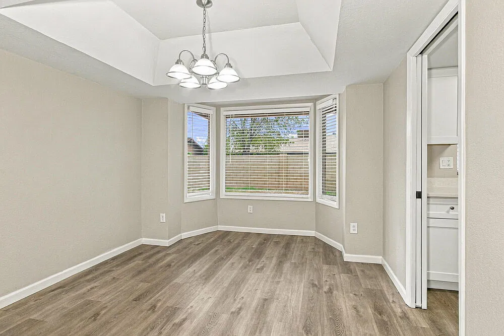 4 bed, 2.0 bath, 2196 sqft, $2,315 — Photo 4