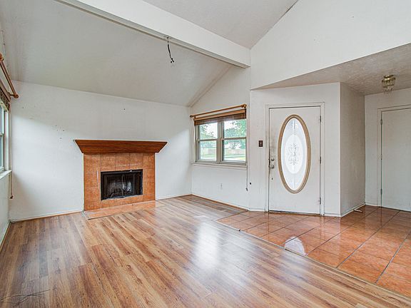 2nd image of 1427 Dell Dale St