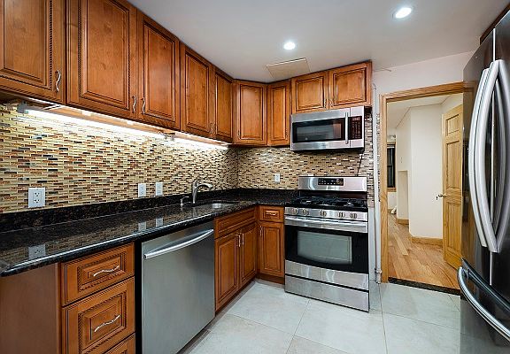 4th image of 255 W 138th St #G
