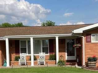 108 College Blvd, Carmi, IL 62821