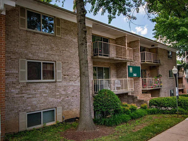 Spring Ridge Apartments Building Exterior 13