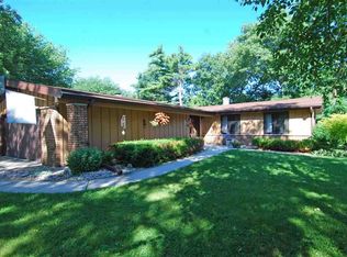 1475 Pineview Dr, Reedsburg, WI 53959