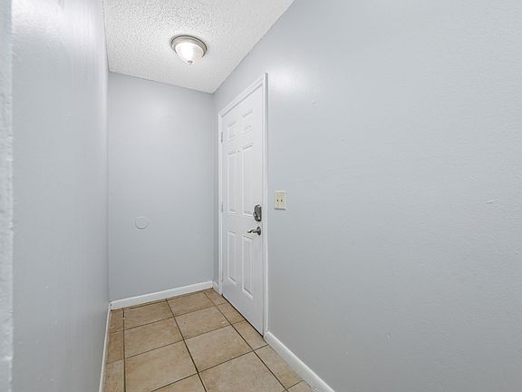 2nd image of 5113 N Nebraska Ave APT B2