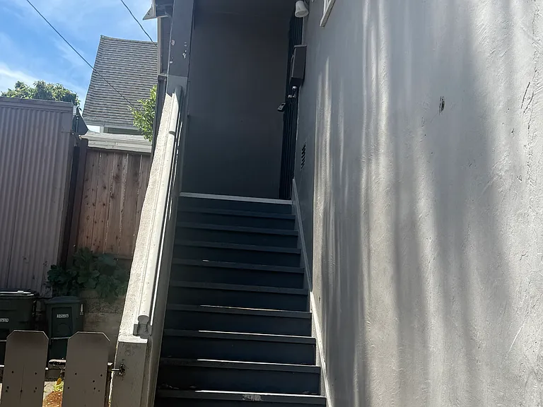 915 Napa St #1/2 — Photo 1