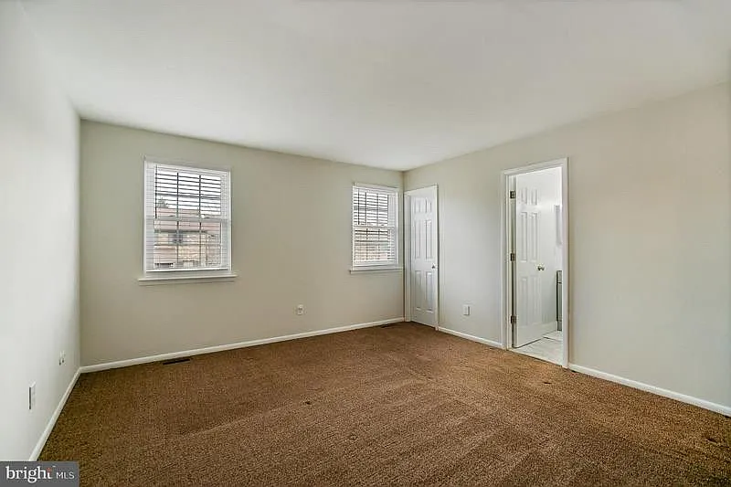 Building Photo - 994 Beechwood Pl