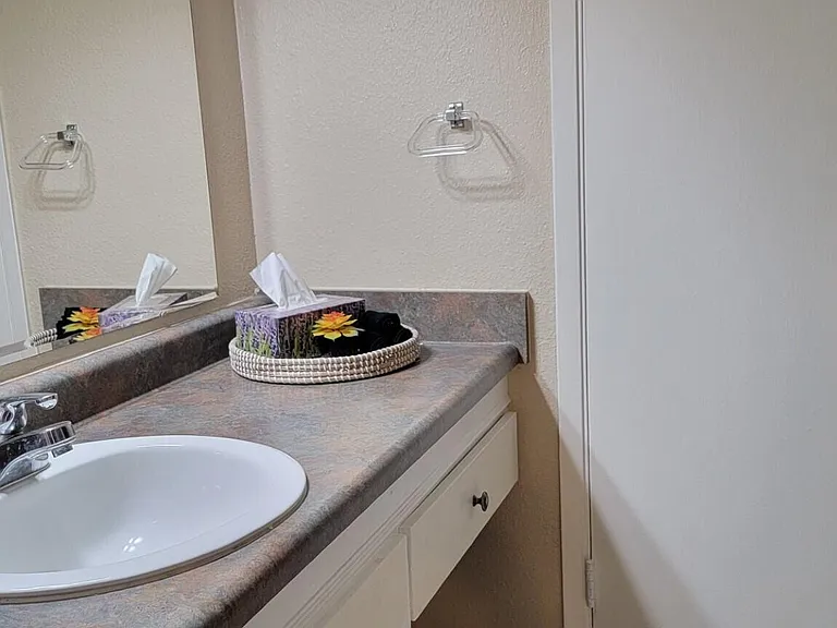 500 Thunderbird Dr #116 — Photo 20
