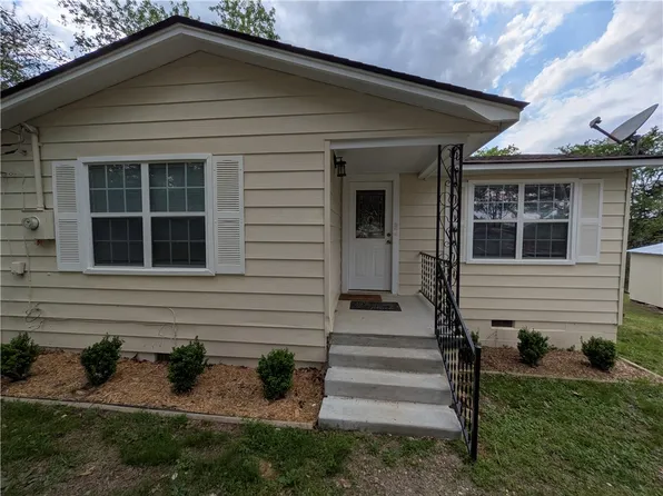 805 Ray Rd, Clarksville, AR 72830