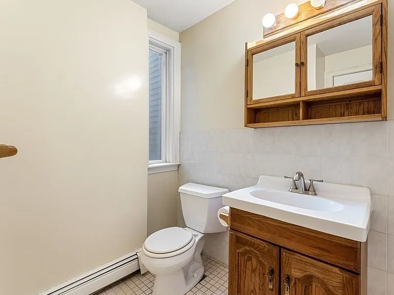 42-44 Woodlawn St #5 — Photo 17