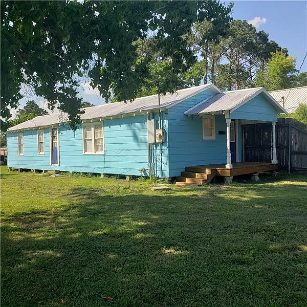 2 bed, 600 sqft, $595 — Photo 1