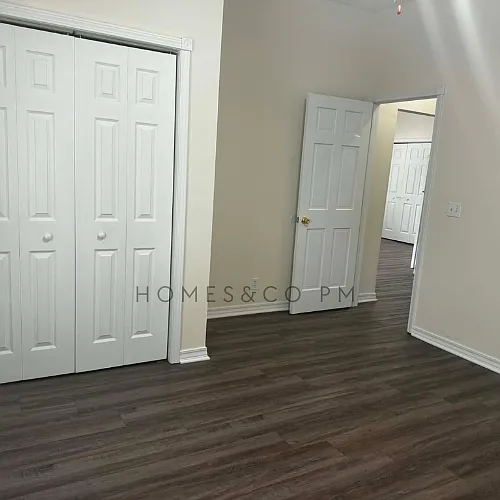 809 W Division St — Photo 14