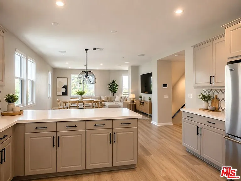 756 Daniel Freeman Cir — Photo 2