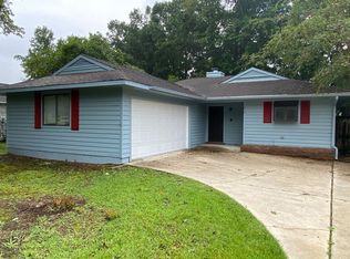 612 Independence Dr, Jacksonville, NC 28546