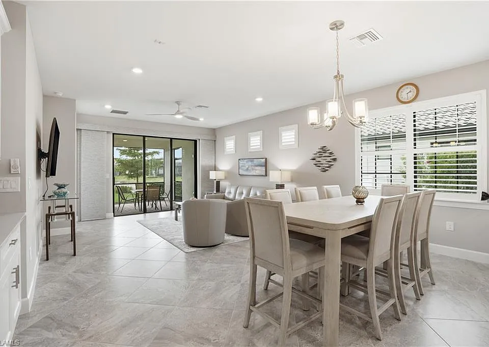 12361 Canal Grande Dr