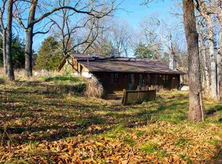 10692 Red Ribbon Rd, Versailles, MO 65084