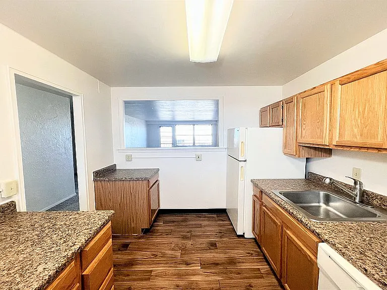 Fountain Place Apartments — Photo 4