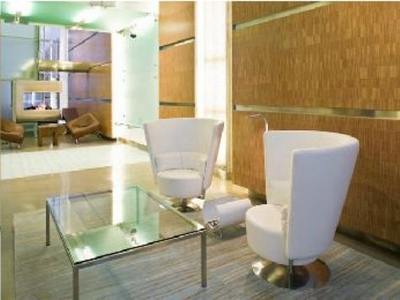 3rd image of 88 Leonard St Ph 3