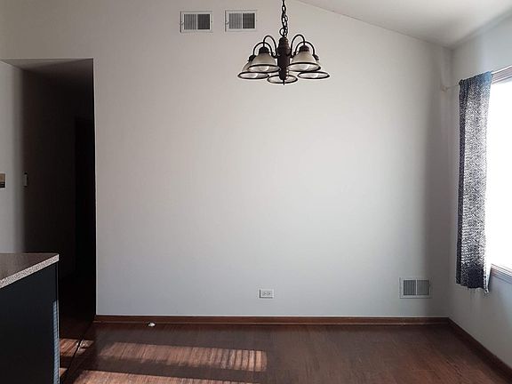 2nd image of 7409 Southwest Hwy APT 3W