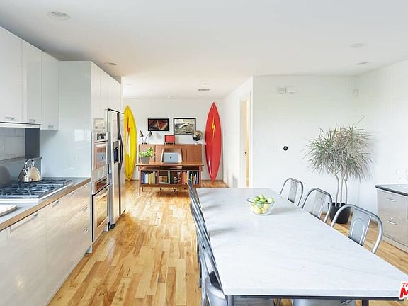 5th image of 530 N Larchmont Blvd APT 4