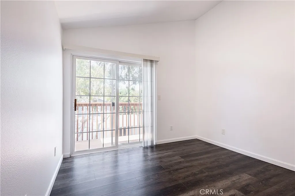 3 bed, 1187 sqft, $4,595 — Photo 3