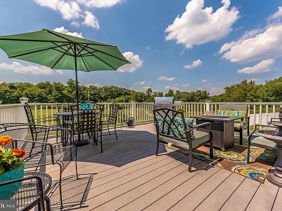 4th image of 10356 Bridle Ct