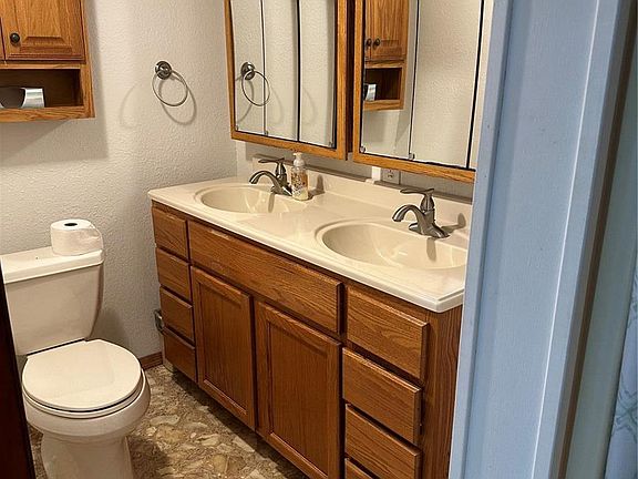 3rd image of 273 Beverly Dr