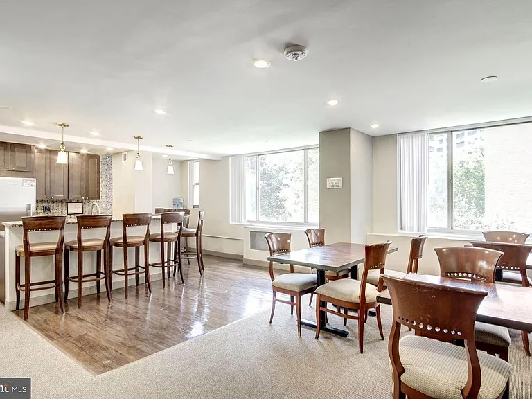 1111 Arlington Blvd #319 — Photo 39