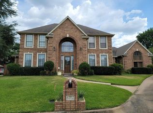 6702 Blake Dr, Arlington, TX 76001