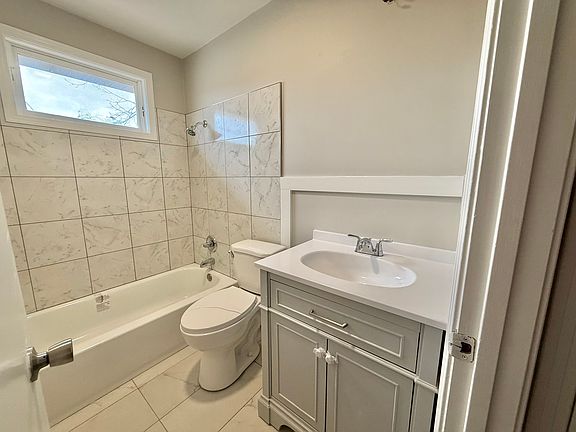 5th image of 1912 Batts Ln APT C