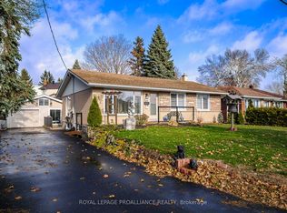 10 Devere Gdns, Quinte West, ON K8V 3M3