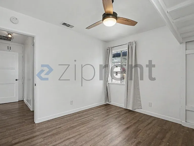 735 S Saint Louis St — Photo 21