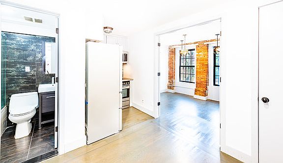 2nd image of 567 Decatur St #1F