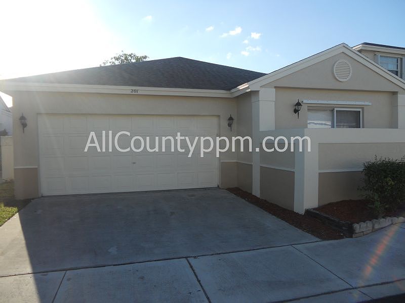 1st image of 201 W Riverbend Dr