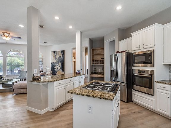 4th image of 4681 Quincy Ln