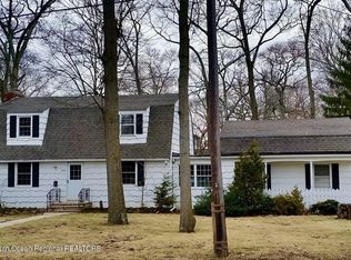 198 Elmwood Rd, Oakhurst, NJ 07755