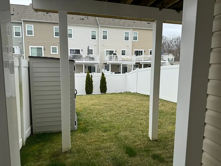 538 Calvert Way — Photo 3