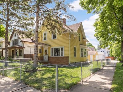 742 Hawthorne Ave E, Saint Paul, MN, 55106