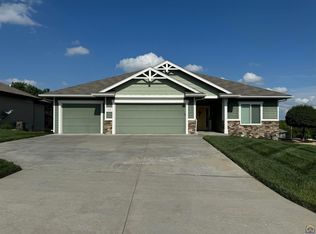 5448 SW Westport Dr, Topeka, KS 66610