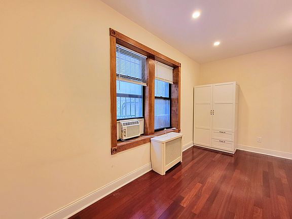 3rd image of 137 E 29th St #1U