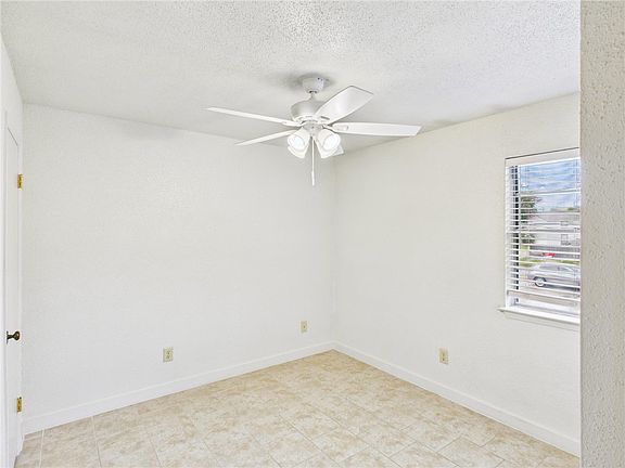 4th image of 1500 Oakdale Cir APT B