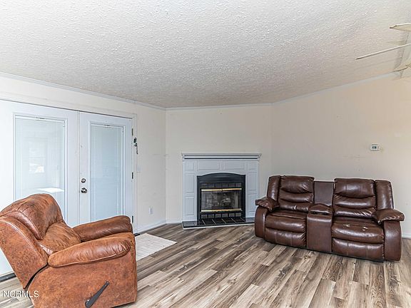 3rd image of 113 Trotwood Dr