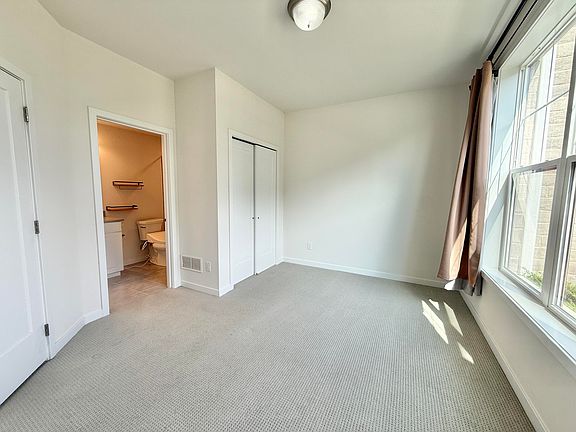 3rd image of 2752 S Spurway Dr