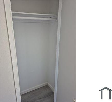 4th image of 3225 Nashville Ct