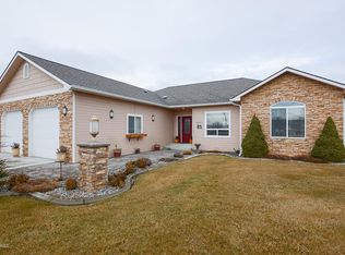 8907 Postma Rd, Moxee, WA 98936