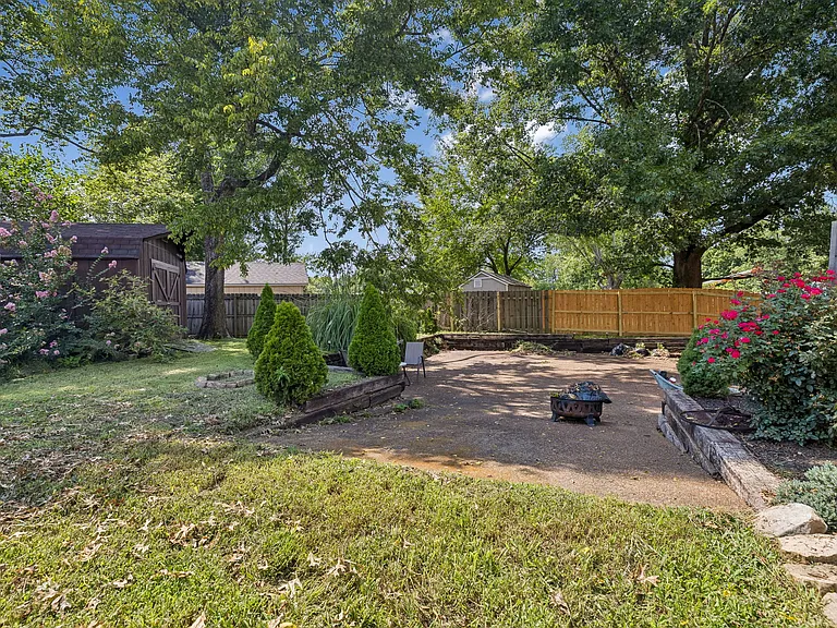 3317 Marcus Dr — Photo 30