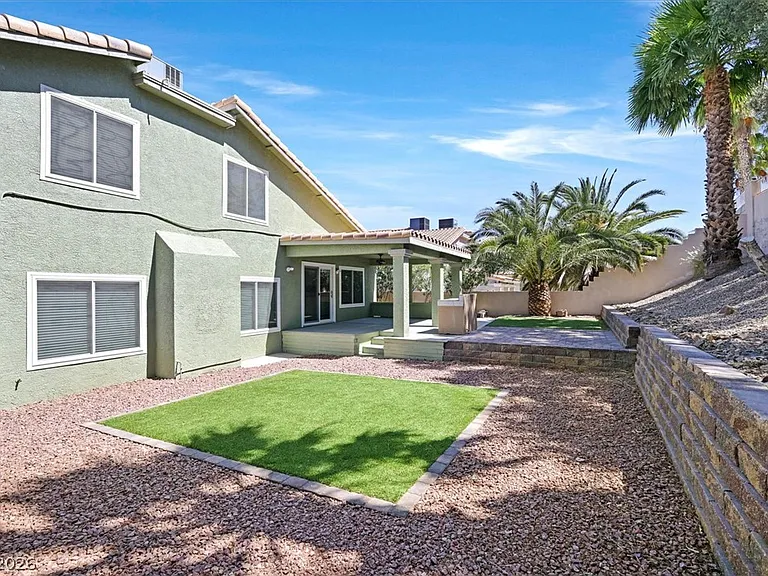 287 Helmsdale Dr — Photo 35