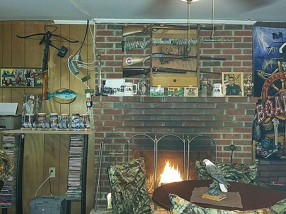 2nd image of 402 Delton Ave
