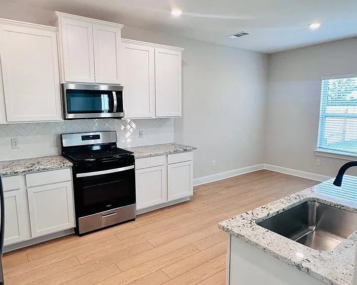 1320 Windermere Way — Photo 3