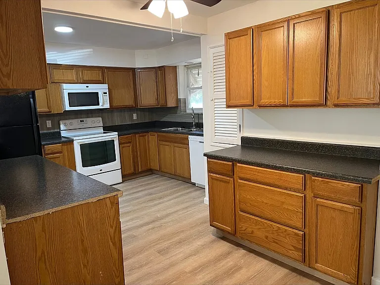 234 Marilyn Estates Dr — Photo 4