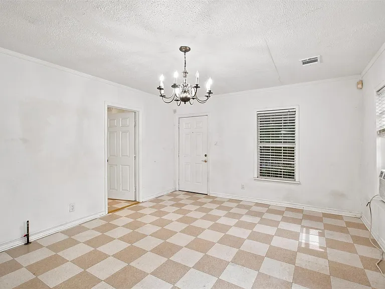 5005 Lyons Ave — Photo 7