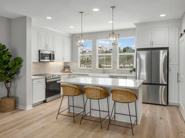 2535 Chamomile Ln, Carlsbad, CA 92008